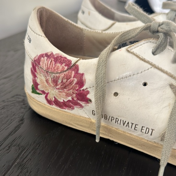 Golden Goose White with Flower - Picture 2 of 5